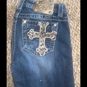 Miss Me Jeans!Fleur De Lis! 28” boot cut! Sexy!
